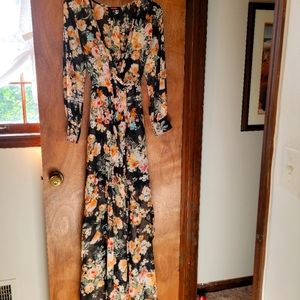 Xtaren chiffon floral long sleeve maxi size medium